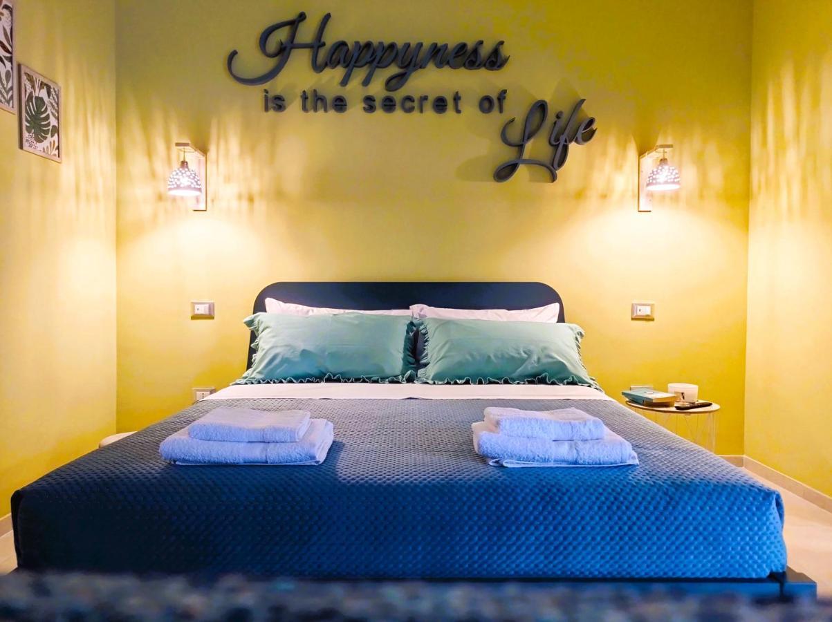 Happynesshouse_Locazione Turistica Apartment Trani Bagian luar foto