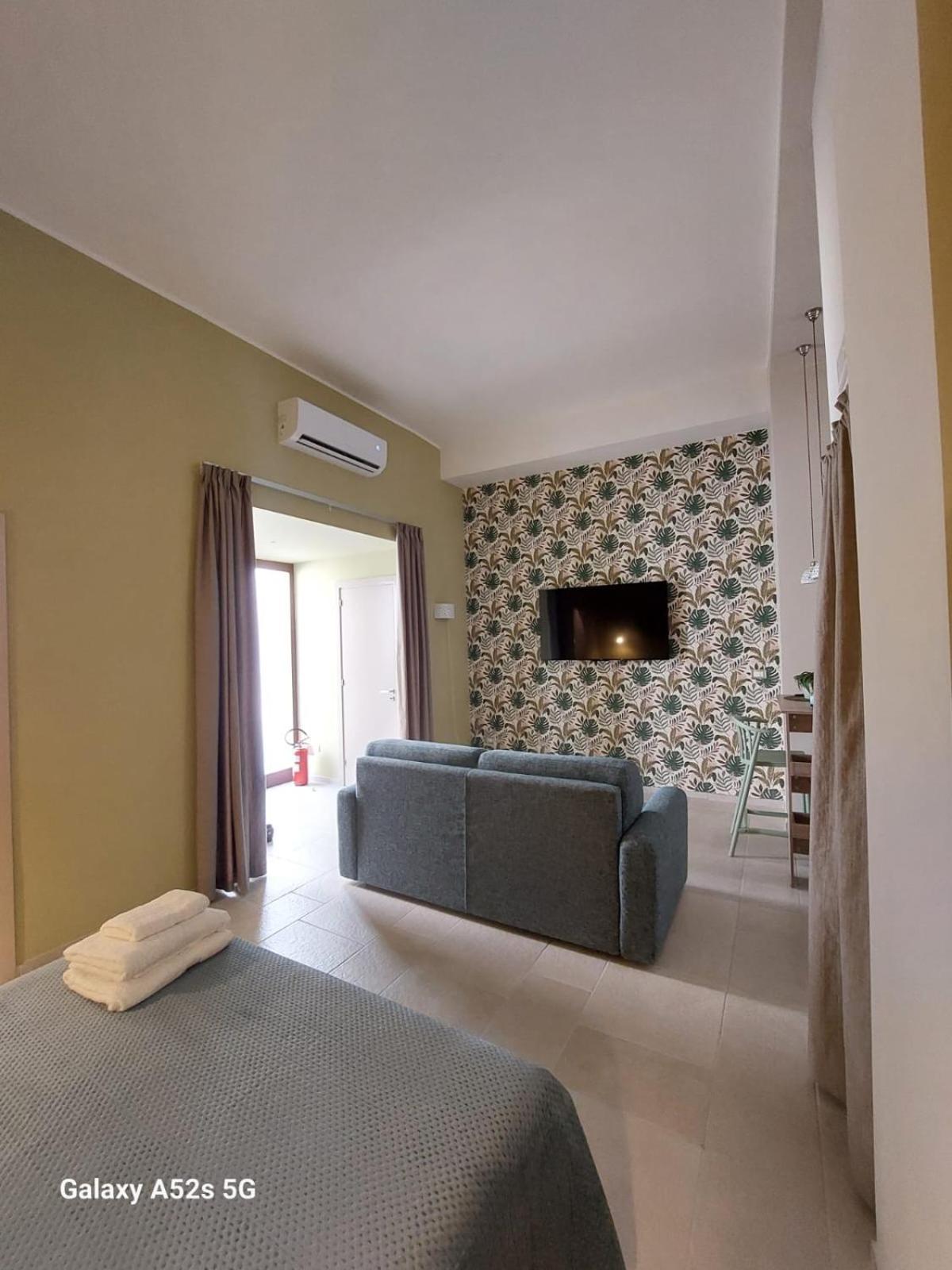Happynesshouse_Locazione Turistica Apartment Trani Bagian luar foto