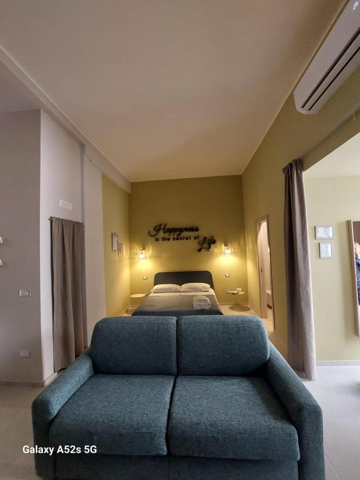 Happynesshouse_Locazione Turistica Apartment Trani Bagian luar foto