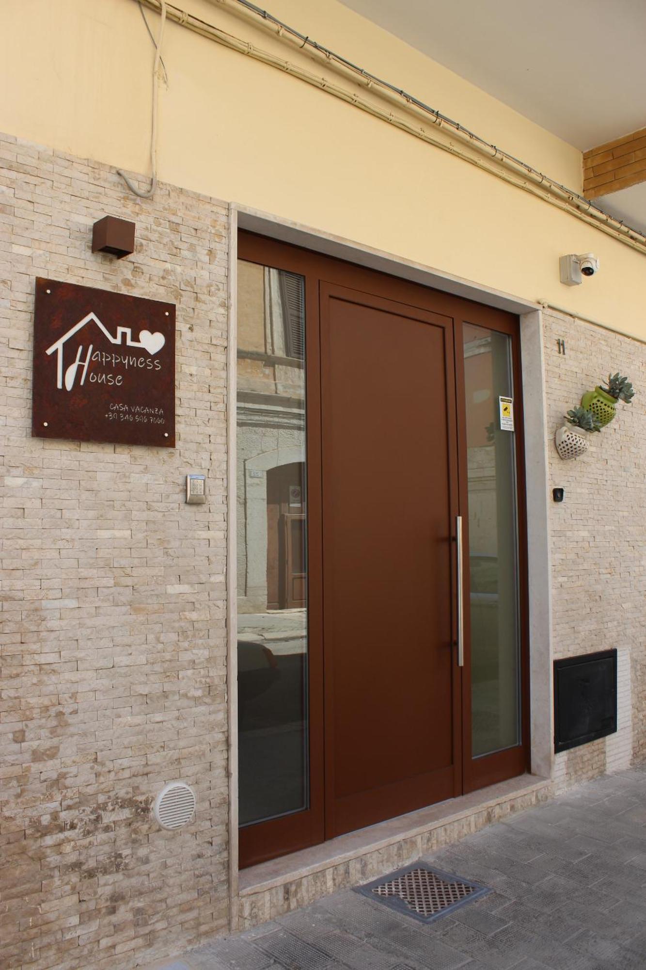 Happynesshouse_Locazione Turistica Apartment Trani Bagian luar foto